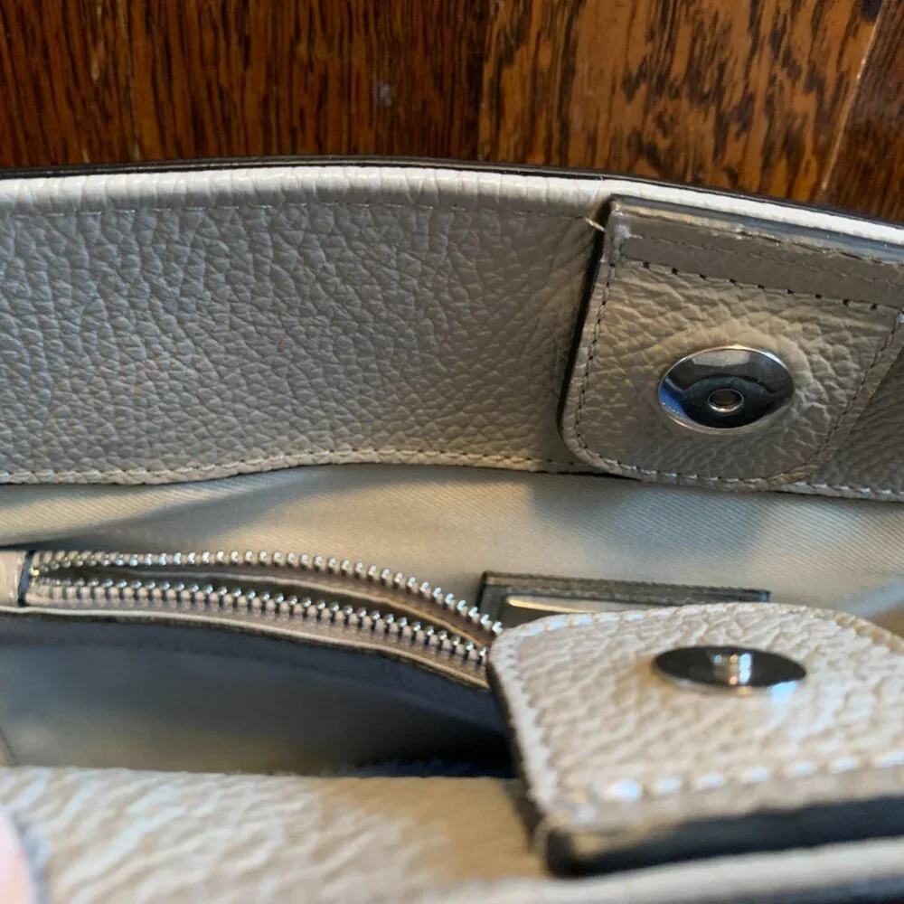 Mario Valentino Oversized Handbag - Picture 3 of 9